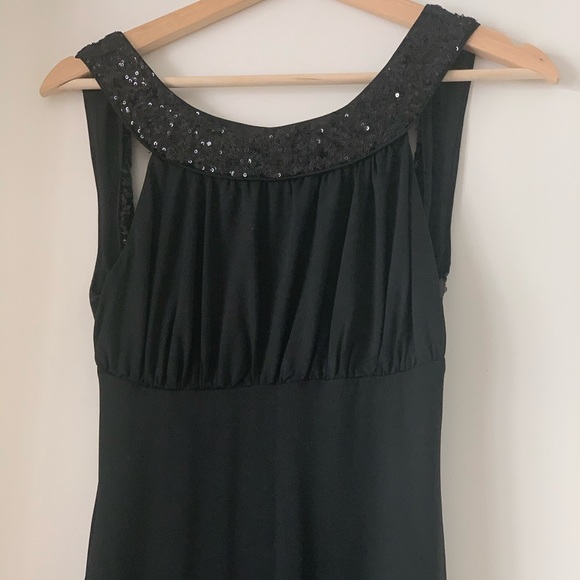 Black Long Dress with sequins appliqué open back - Picture 2 of 8